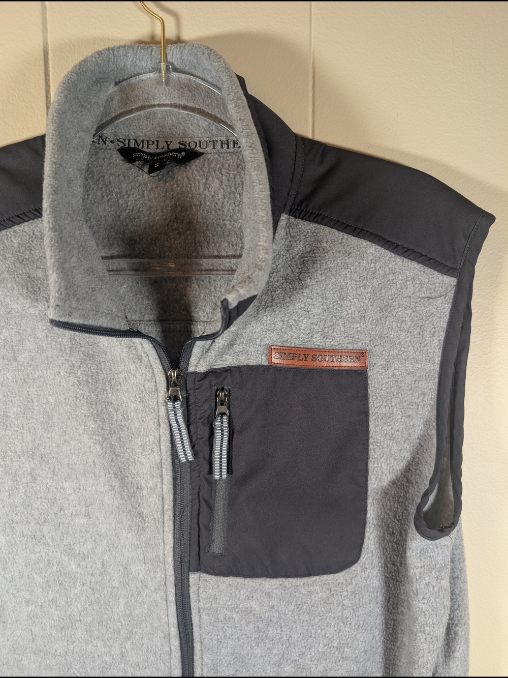 Simply Southern Men's Light Gray Fleece Vest with Black Pocket Trim
